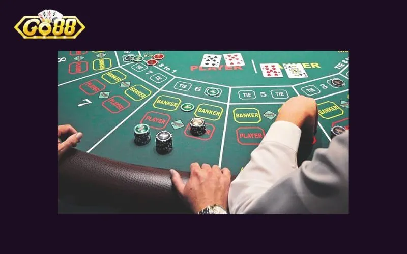 Hướng dẫn chơi game bài GO88: trải nghiệm và rinh quà khủng 2 Baccarat là một trong những trò chơi phổ biến nhất tại Go88